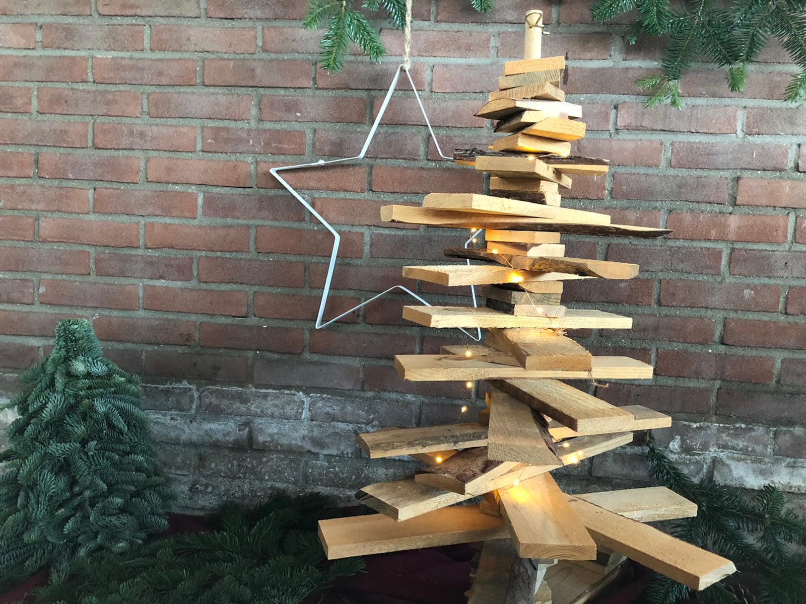 Houten kerstboom pallethout 90 cm